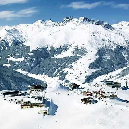 Ski-und Bergchalet Penkenjoch Zillertal בקתה